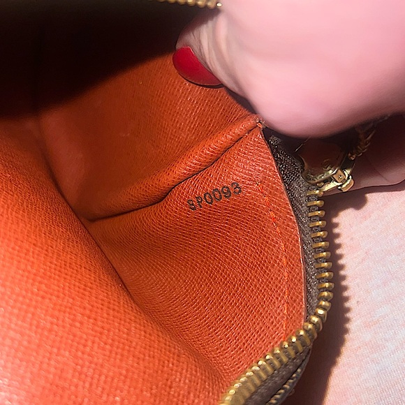 Louis Vuitton Papillon - Picture 10 of 14